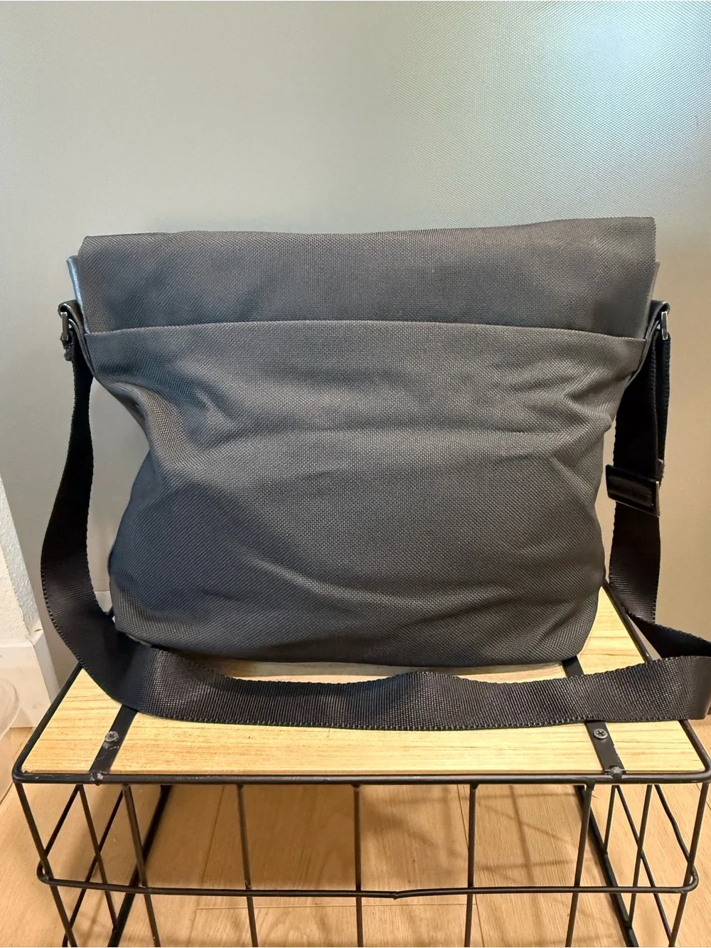 TUMI Black Ballistic Nylon Messenger Bag Crossbody Shoulder Bag, Removable Pouch